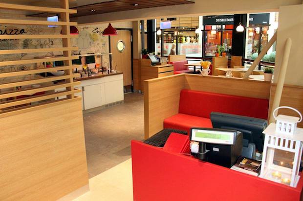 Na poziomie 2 otworzyła się wyremontowana Pizza Hut.