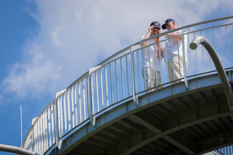 Warto zaznaczyć, że na wieży cały czas znajduje się pracownik ogrodów, który w razie potrzeby może kogoś pokierować do wyjścia. Wesoła rodzinka nie korzystała z jego pomocy ;) 