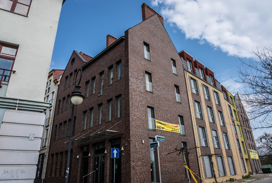 Może w końcu ta kamienica znajdzie nabywcę. Ogromny potencjał, świetny wygląd z zewnątrz. Do wynajęcia/na sprzedaż od niepamiętnych czasów. 