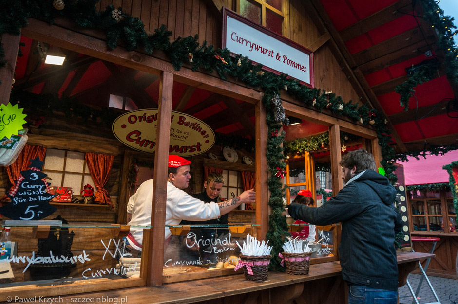 Currybratwurst w cenie 3€. Porcje dość małe, zjedliśmy po dwie. 