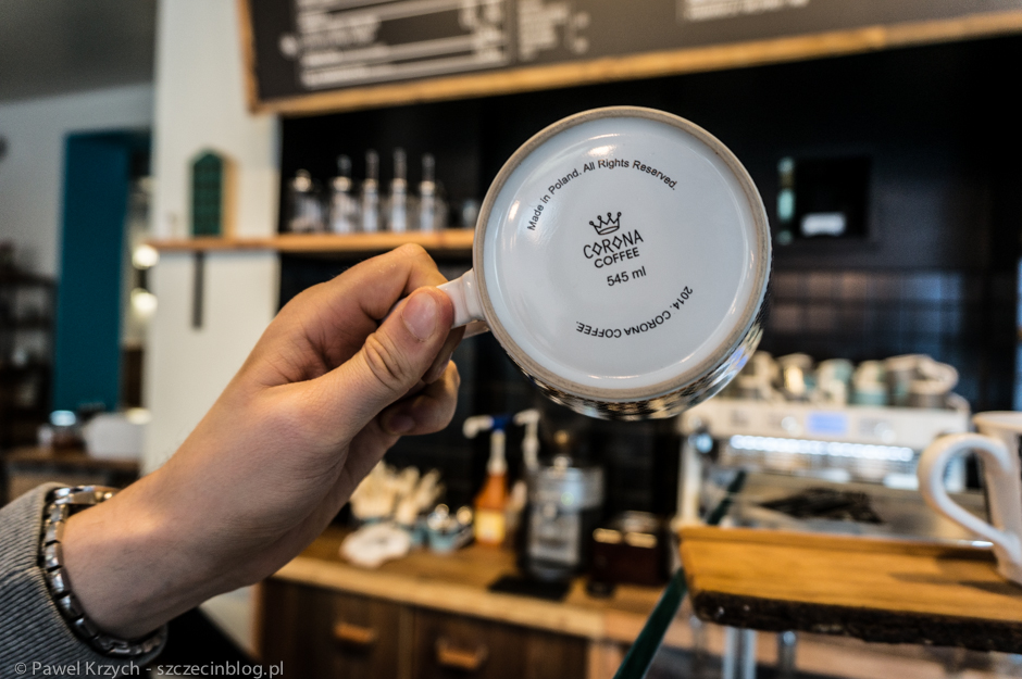 Kubki produkowane są specjalnie dla Corona Coffee.