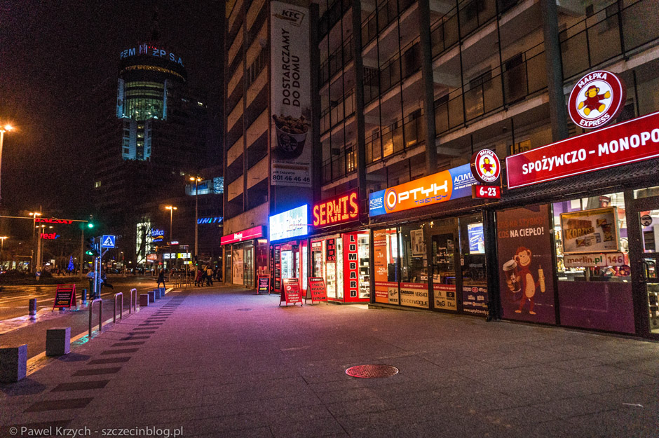 A tu znowu są z dwóch stron. 