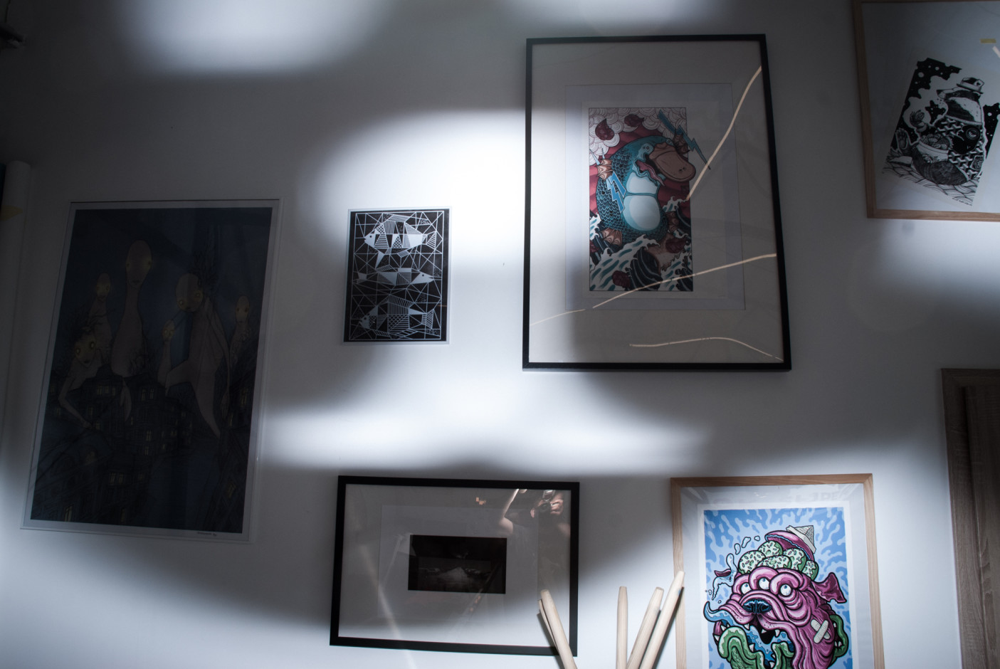 Obraz z prawego dolnego rogu znajdziesz też w Szczecinie w formie Street Artu. Ktoś wie gdzie?